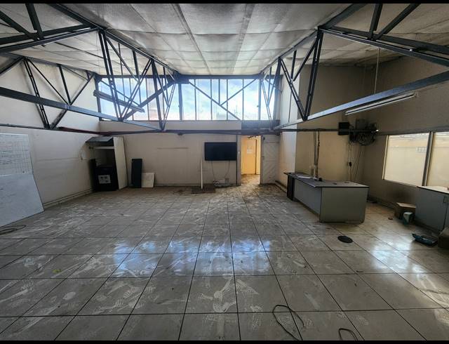 1,553M² WAREHOUSE TO LET IN WADEVILLE